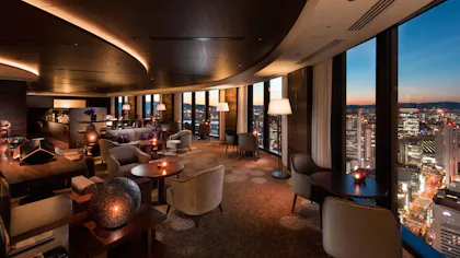 【滞在記】目と舌でコンラッド大阪を満喫する2つの絶景ラウンジ