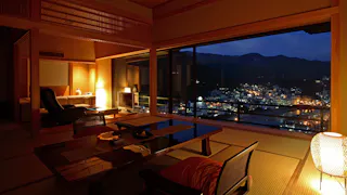 温泉街を一望　露天風呂付き客室のある絶景宿