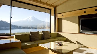 富士山と河口湖のダブルビューに感動する宿