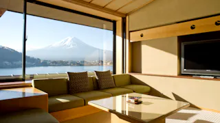 富士山と河口湖のダブルビューに感動する宿