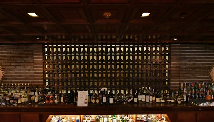ホテルバー探訪 古き良き時代の面影に酔いしれる 伝統のカクテル 一休コンシェルジュ ホテルバー探訪 古き良き時代の面影に酔いしれる 伝統のカクテル 一休コンシェルジュ