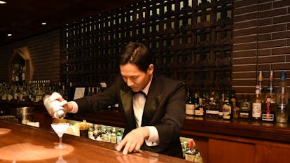 ホテルバー探訪 古き良き時代の面影に酔いしれる 伝統のカクテル 一休コンシェルジュ ホテルバー探訪 古き良き時代の面影に酔いしれる 伝統のカクテル 一休コンシェルジュ