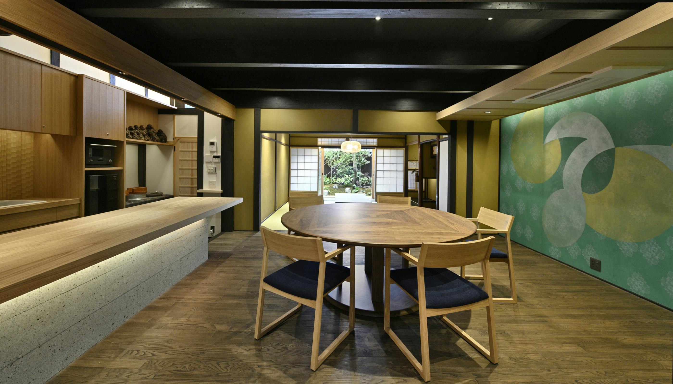 超希少♦️カリモク♦️カラクリ テーブル♦️国内最高級♦️伸縮テーブル♦️高性能デザイン カリモク家具 カリモク 伸長式ダイニングテーブル 伸縮 食堂テーブル