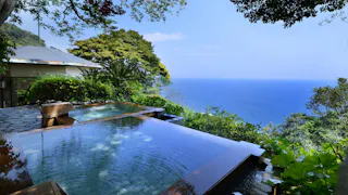 東伊豆の絶景露天風呂で、時を忘れ、海と一つに