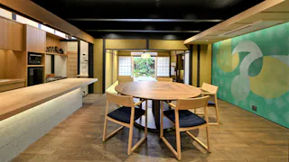 【取材】ゆとりある京町家で伝統文化とカリモク家具を囲む