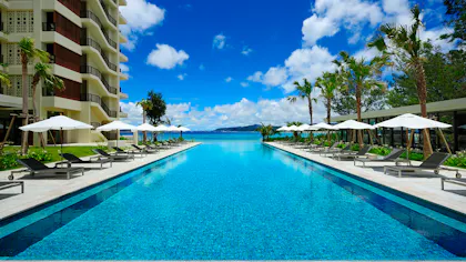 絶景のインフィニティプールに癒される沖縄リゾート6選