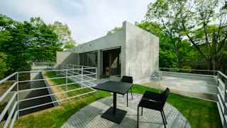 鮮やかな変貌を遂げた湯布院のスタイリッシュな宿