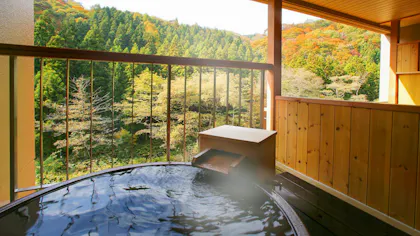 秋を先取り！一休社員に聞いた客室露天風呂から紅葉が見える宿
