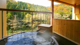 秋を先取り！一休社員に聞いた客室露天風呂から紅葉が見える宿