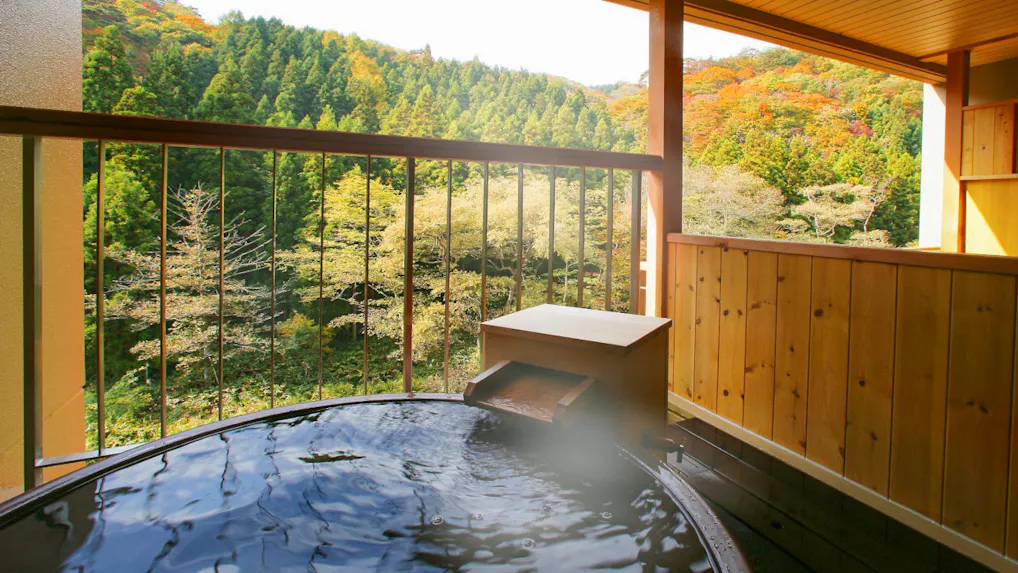 秋を先取り！一休社員に聞いた客室露天風呂から紅葉が見える宿
