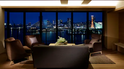 【取材】全室オーシャンビュー！神戸港を望む展望風呂に癒される