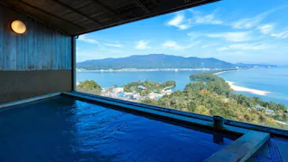 天橋立の絶景を客室や展望大浴場で独り占めする老舗宿
