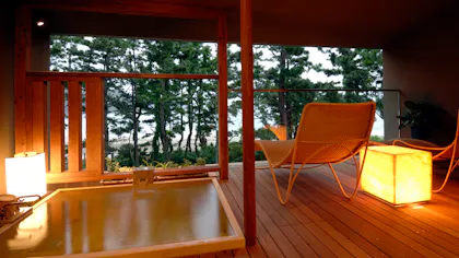 南伊豆・弓ヶ浜で露天風呂と白浜の美しい景色に癒される