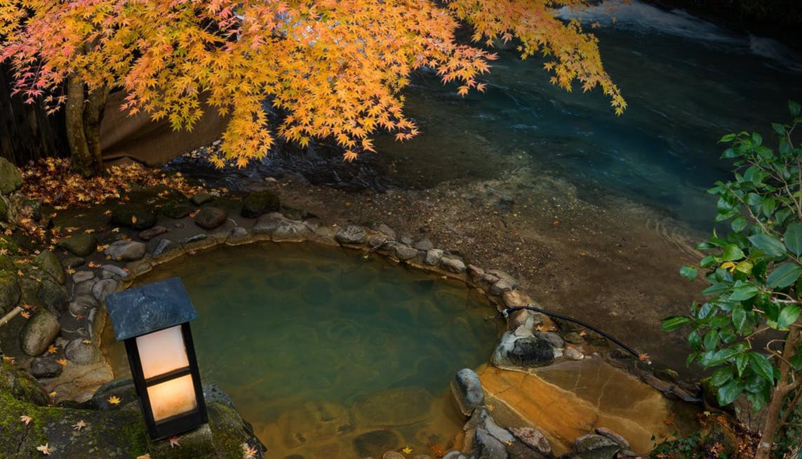 渓流沿いの露天風呂で紅葉が愉しめる宿 西日本編 | 一休