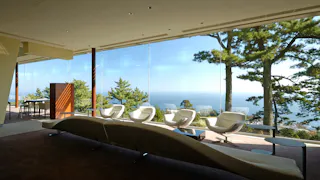 熱海・相模湾と名門ゴルフコースを見下ろす大人の温泉リゾート