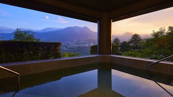 箱根・強羅を一望するレストランや温泉で寛ぐ癒しリゾート