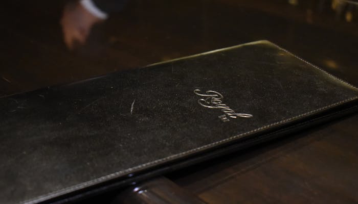 ホテルバー探訪 ロイヤル バー でいただく 伝統と革新が織り成すおもてなしの一杯 一休コンシェルジュ