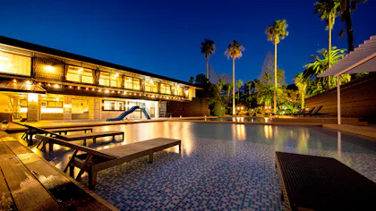 天然温泉のガーデンスパがある下田の老舗旅館でくつろぎの時間を