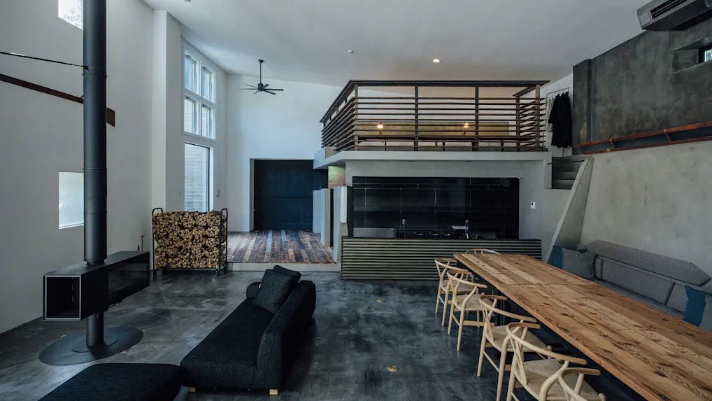 富士山麓に佇むスタイリッシュ空間で、心を癒す静かなひととき