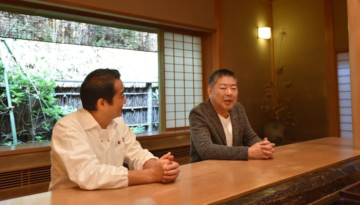 STORY 美山荘 京都府/洛北 花脊 【極みの美食対談】作家・柏井 壽 ×「美山荘」中東 久人 :「美山荘」で出会う季節の感性