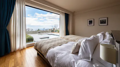 伊豆高原の自然と海を望む全10室の温泉付き隠れ家ホテル