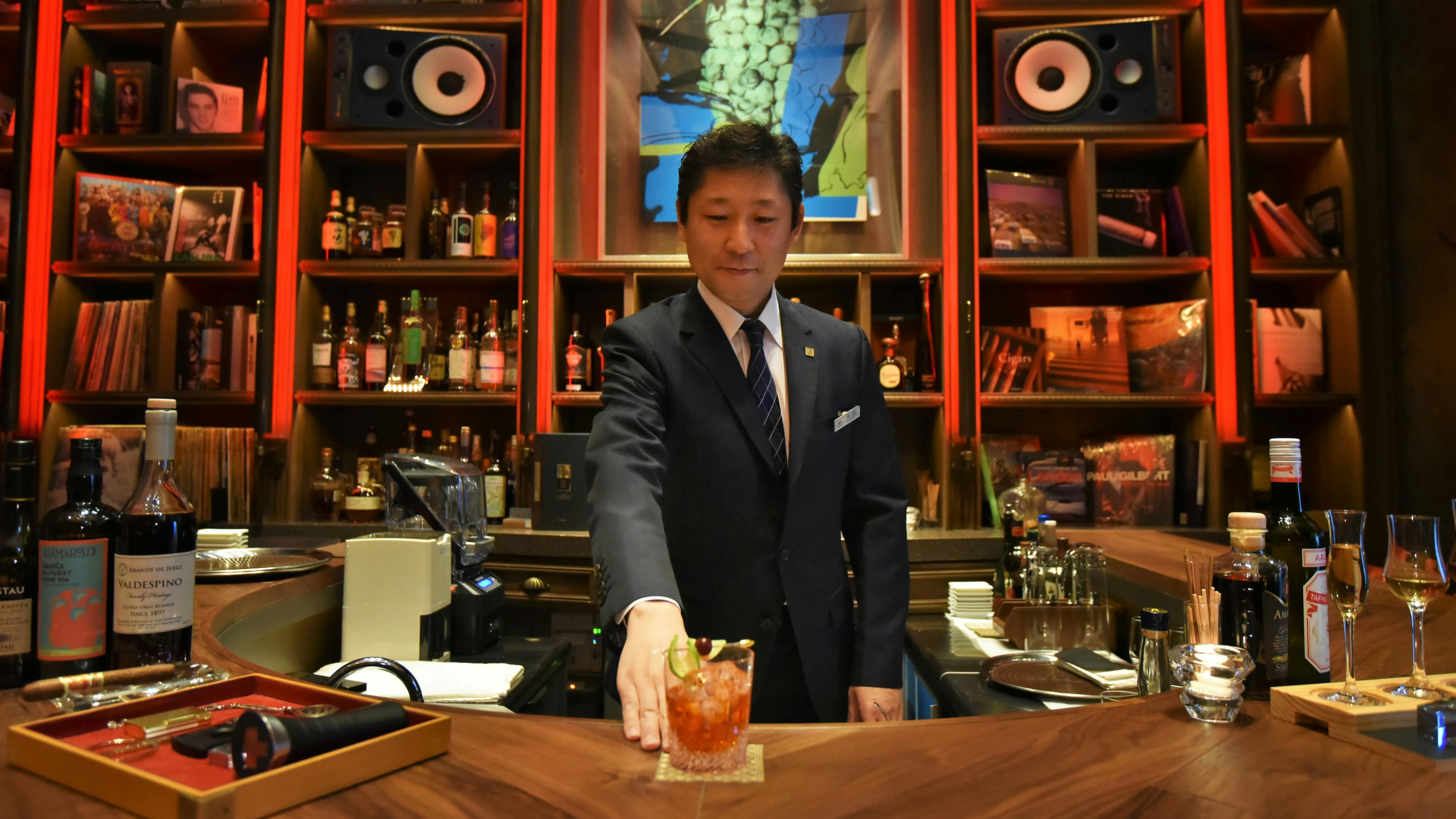 ホテルバー探訪：「R261 CIGAR & ROCK」シガーと音を楽しむ大人