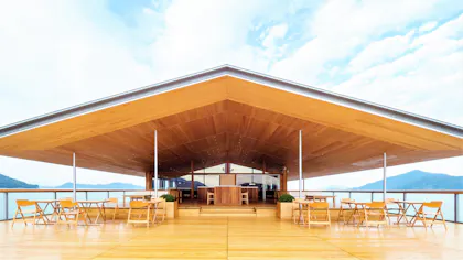 美しい海や空が彩る“青の絶景”が自慢の宿4選