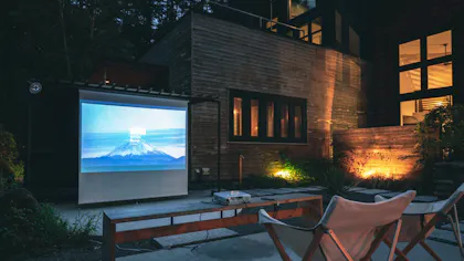 プライベート空間で映画を愉しめるプロジェクター付貸別荘5選