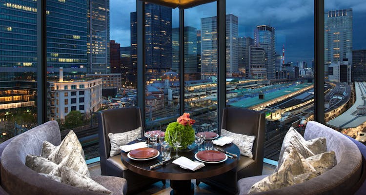 フォーシーズンズホテル丸の内 東京 東京を再発見、夜景とトレインビューに癒される、都心の隠れ家ホテル