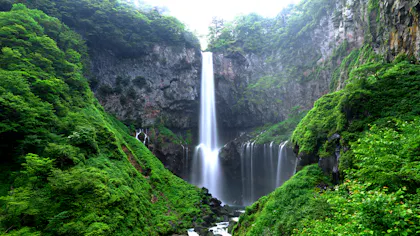 迫力満点！絶景の滝スポットに近い温泉宿