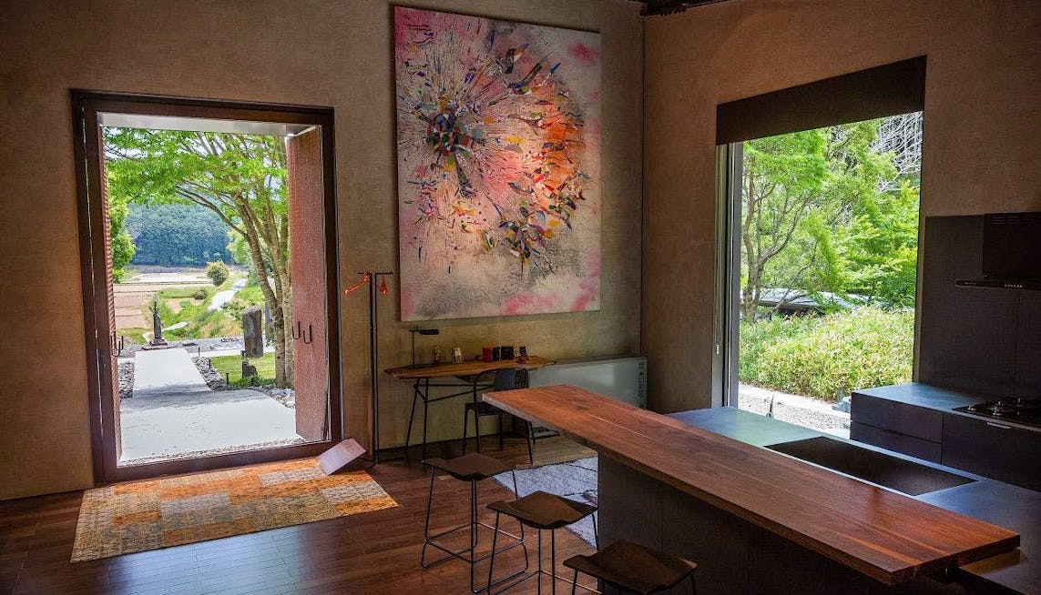 atelier O-HUIS | 2020年6月開業、1日1組限定のアート空間で寛ぐ