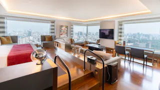 【取材】“天空のクラブフロア”で絵画のような都心の景色と過ごすひととき