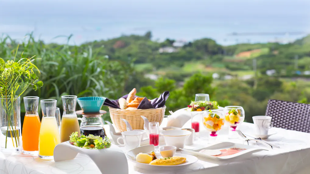 沖縄のラグジュアリーホテルで愉しむコースの朝食5選