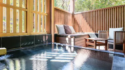 【箱根・熱海・伊豆】お部屋で露天風呂も内風呂も愉しめるおこもり宿特集