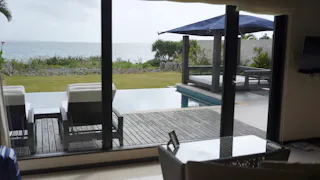 【滞在記】沖縄・伊良部島のプライベートヴィラをマッキー牧元が体験！