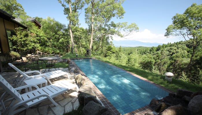 温水プライベートプールと露天風呂付きのお部屋がある温泉宿 一休コンシェルジュ