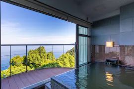 伊豆で温泉と絶景を愉しむ。10室のみのオークインクルーシブリゾート