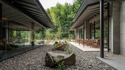 2020年11月開業、熱海の奥座敷に佇む美しい自然に囲まれた温泉宿