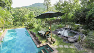 温水プライベートプールと露天風呂付のお部屋がある温泉宿