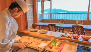 専属シェフ付き！専用ダイニングでワンランク上の部屋食ができる宿
