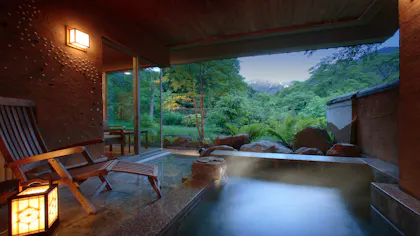 谷川温泉に佇む「ルレ・エ・シャトー」の宿で露天風呂付き客室に癒される