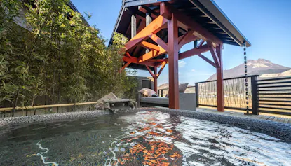 露天風呂付客室で山の絶景を独り占めできる温泉宿6選