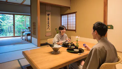 露天風呂付客室で部屋食を楽しめる温泉宿　東北編