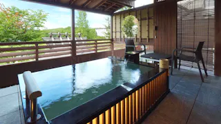 露天風呂付客室で部屋食を楽しめる温泉宿　北海道編
