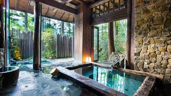 長野・仙仁温泉に佇む人気温泉宿で「おもてなしの神髄」に触れる