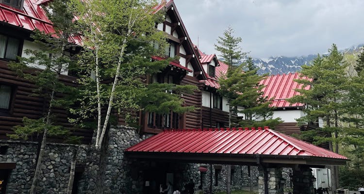 上高地帝国ホテル 滞在記 上高地帝国ホテル で自然と美食をマッキー牧元が体験 宿泊予約は 一休 Com 上高地帝国ホテル 滞在記 上高地帝国ホテル で自然と美食をマッキー牧元が体験 宿泊予約は 一休 Com