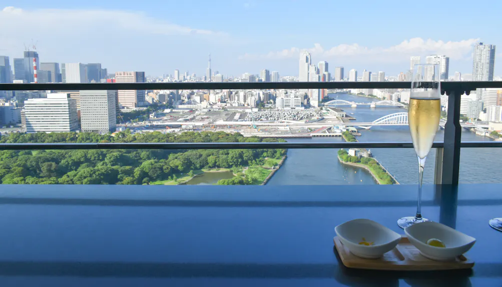 【滞在記】ベイエリアの絶景を一望！「メズム東京」の会員制プライベートサロンを体験取材