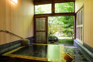 おこもり滞在が叶う露天風呂付離れがある宿　甲信越編