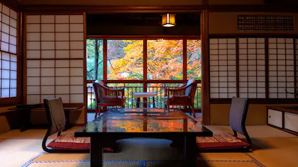 美しい紅葉をお部屋から楽しめる宿　東北編