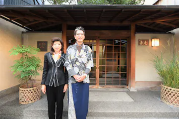 「要庵西富家」美しい佇まいと伝統が暮らしに息づく京都で、季節を映す懐石を愛でる宿